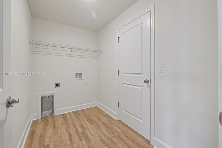 Image 38 of a home in Cape Coral.