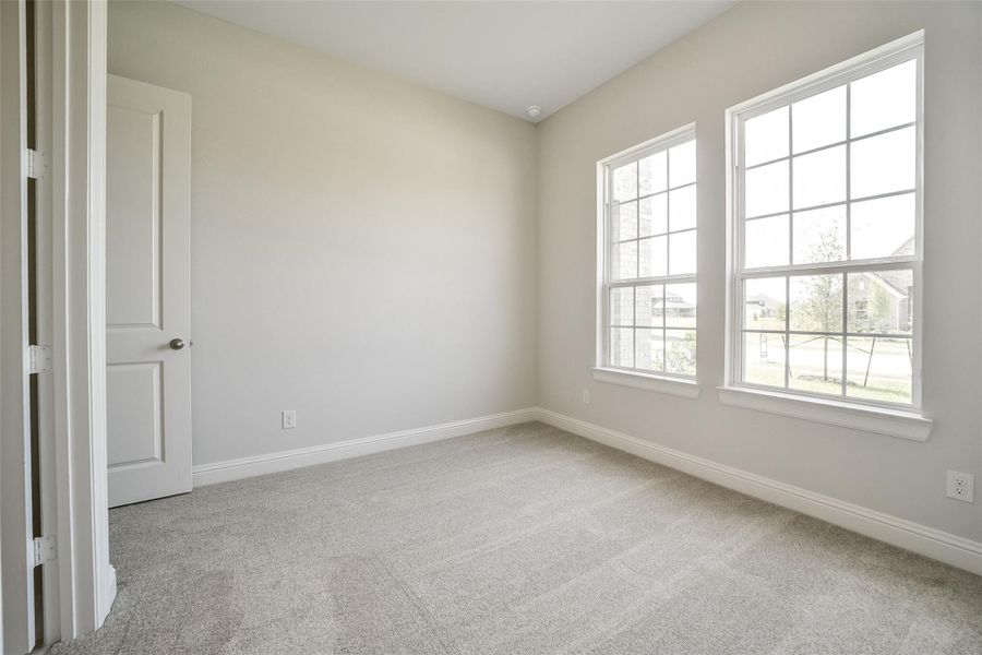 Spacious, unfurnished interior of a new home in Del Bello Lakes 60', Manvel (Image 31). Spacious, unfurnished interior of a new home in Del Bello Lakes 60', Manvel (Image 31).