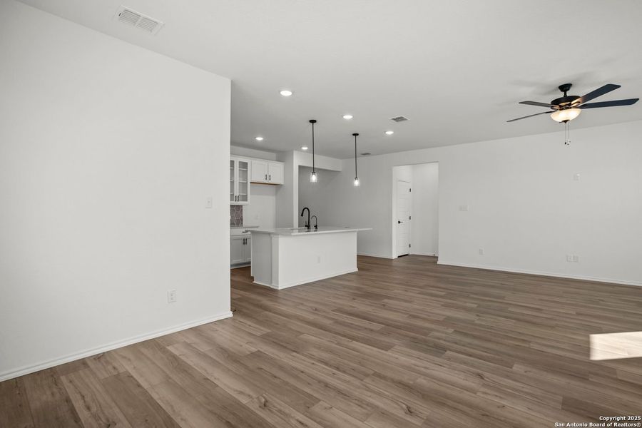 Spacious, unfurnished interior of a new home in Comanche Ridge, San Antonio (Image 18). Spacious, unfurnished interior of a new home in Comanche Ridge, San Antonio (Image 18).