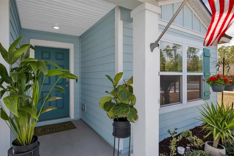 Exterior details and patio area of a home in , Palm Coast (Image 3).