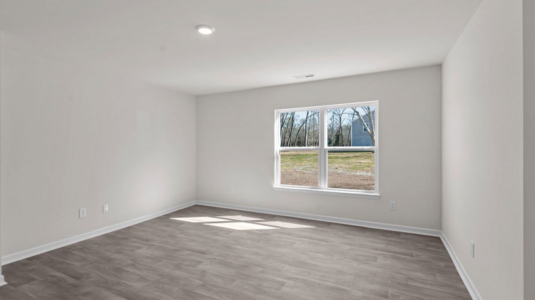 Spacious, unfurnished interior of a new home in Blair Ridge, La Grange (Image 24).