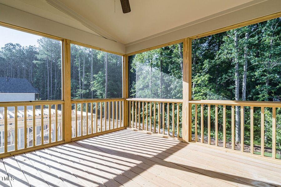 030-1280x960-screened-porch