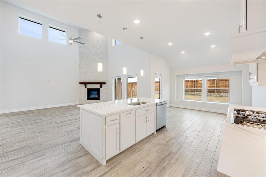 Furnished interior view inside a new home in Sonoma Verde, McLendon-Chisholm (Image 9).