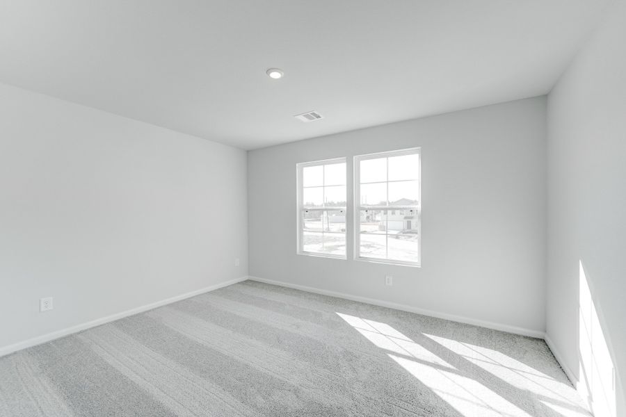 Spacious, unfurnished interior of a new home in Shirey Forest - Branches, Lufkin (Image 6).