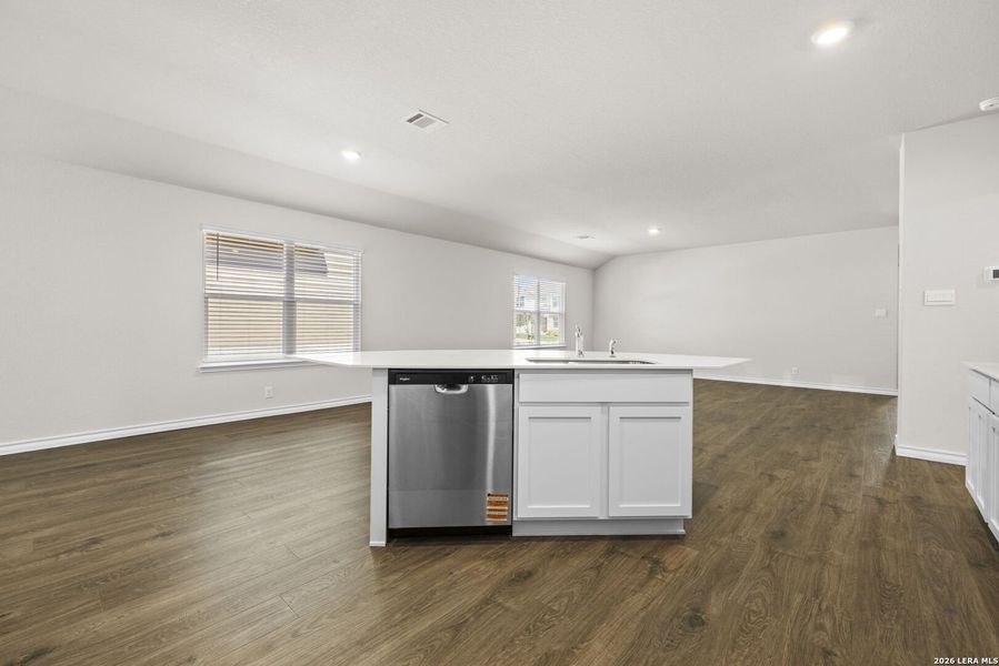 Spacious, unfurnished interior of a new home in Redbird Ranch, San Antonio (Image 14).