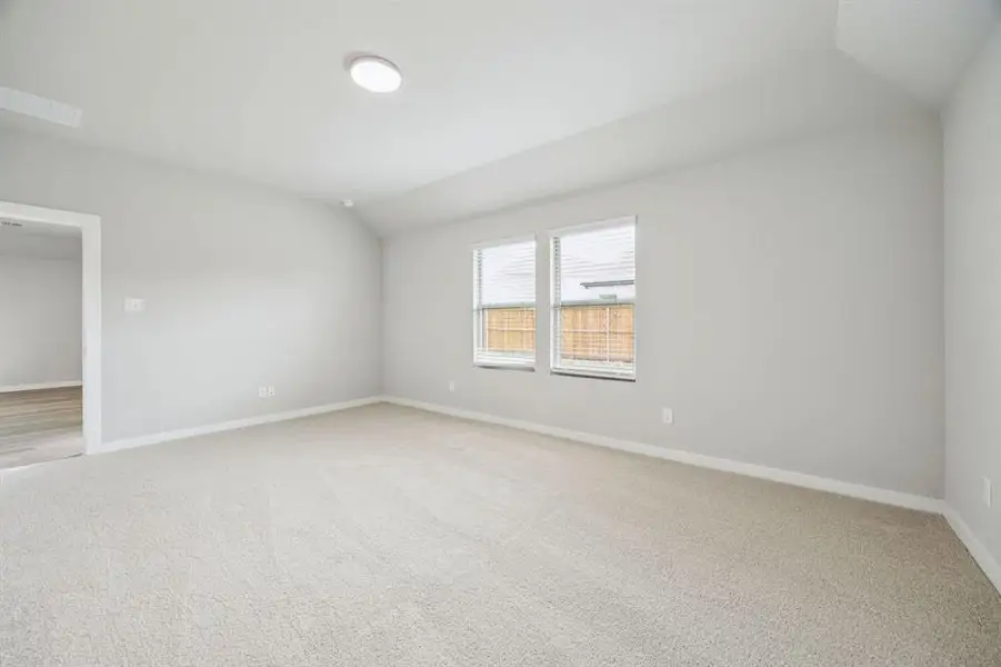 Spacious, unfurnished interior of a new home in Southridge, McKinney (Image 22).