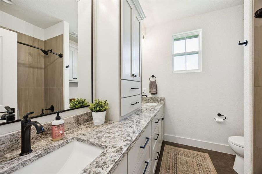 Furnished interior view inside a new home in , Weatherford (Image 14).