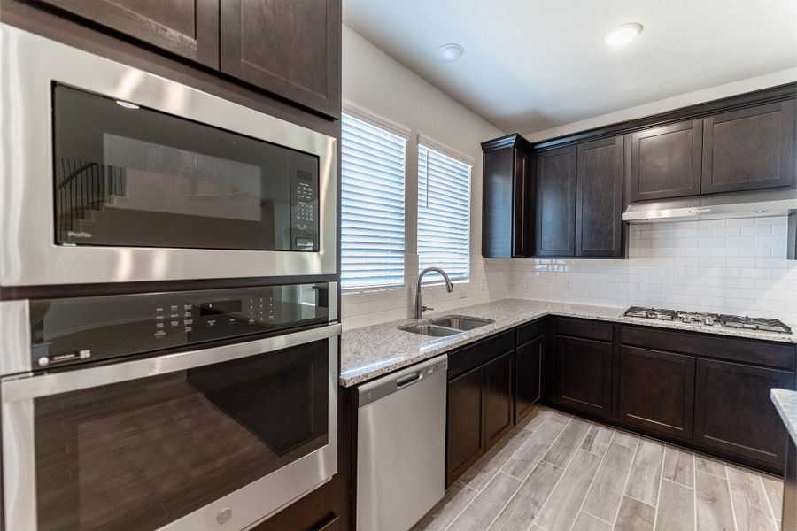 Furnished interior view inside a new home in Canterra Creek, Rosharon (Image 4).