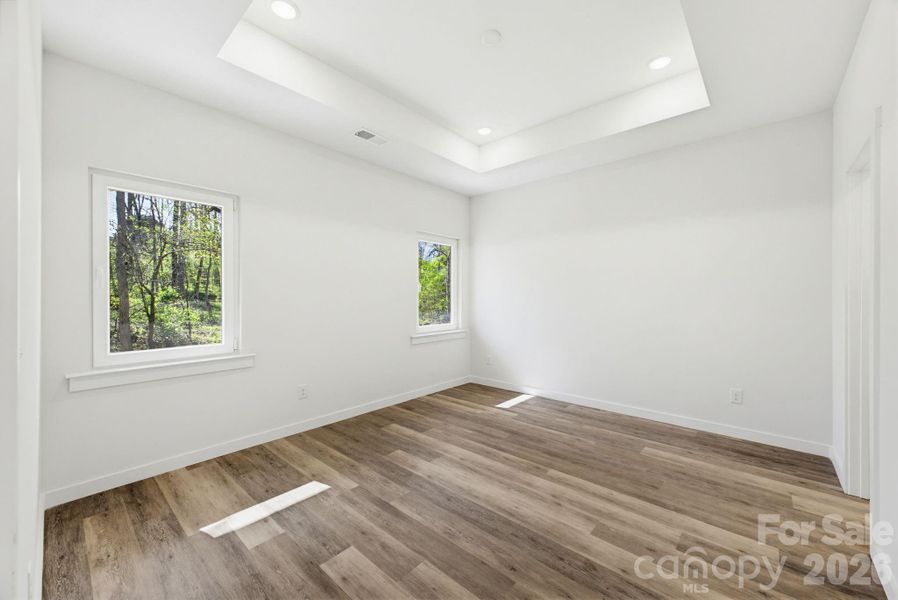 Spacious, unfurnished interior of a new home in , Hudson (Image 15).