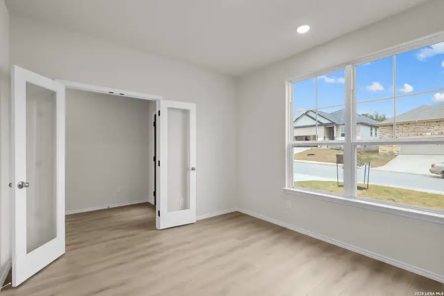 Spacious, unfurnished interior of a new home in Comanche Ridge, San Antonio (Image 21). Spacious, unfurnished interior of a new home in Comanche Ridge, San Antonio (Image 21).