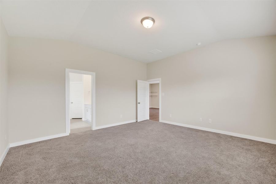 Spacious, unfurnished interior of a new home in Heights of Barbers Hill, Baytown (Image 22).