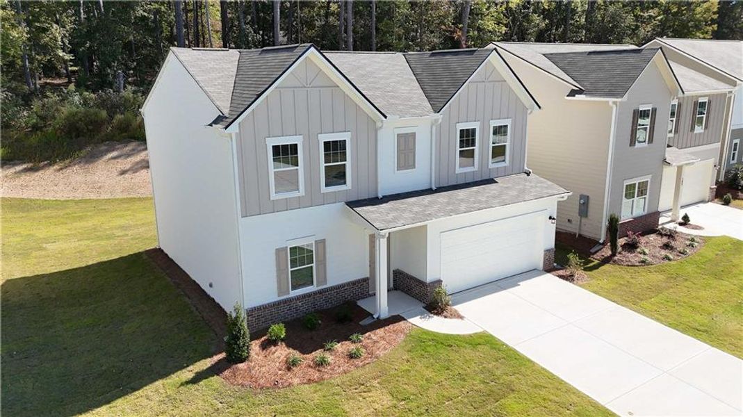 Image 12 of a home in Casteel.