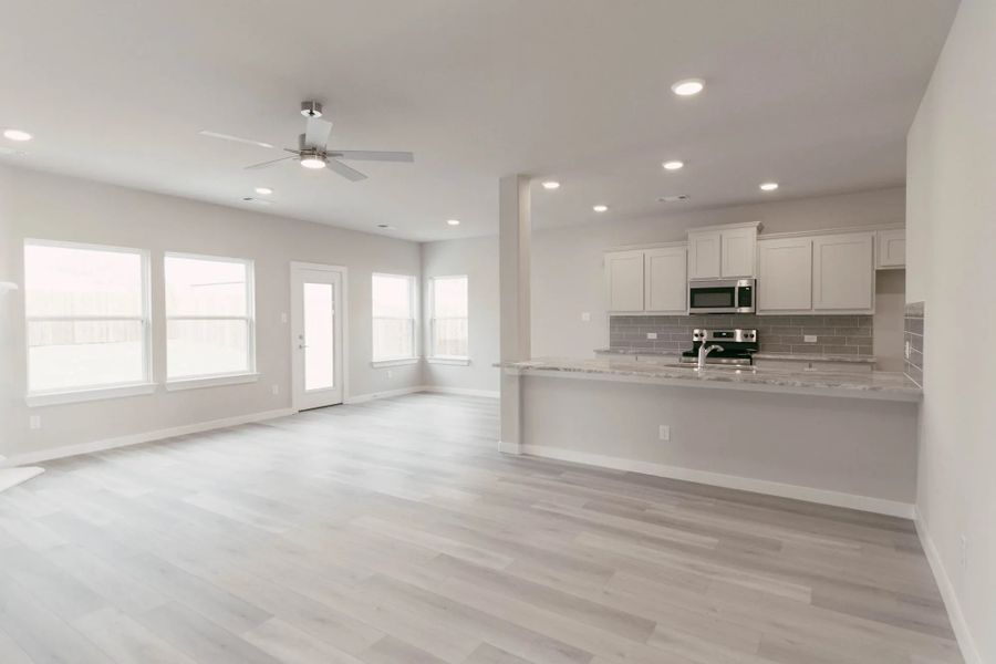 Representative furnished interior of a home built from the Hudson by Stonehollow Homes in Heritage Grove, Blue Ridge (Image 12).