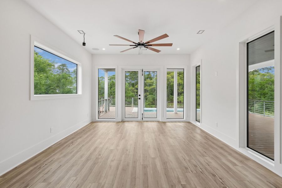 Spacious, unfurnished interior of a new home in , Folly Beach (Image 69).