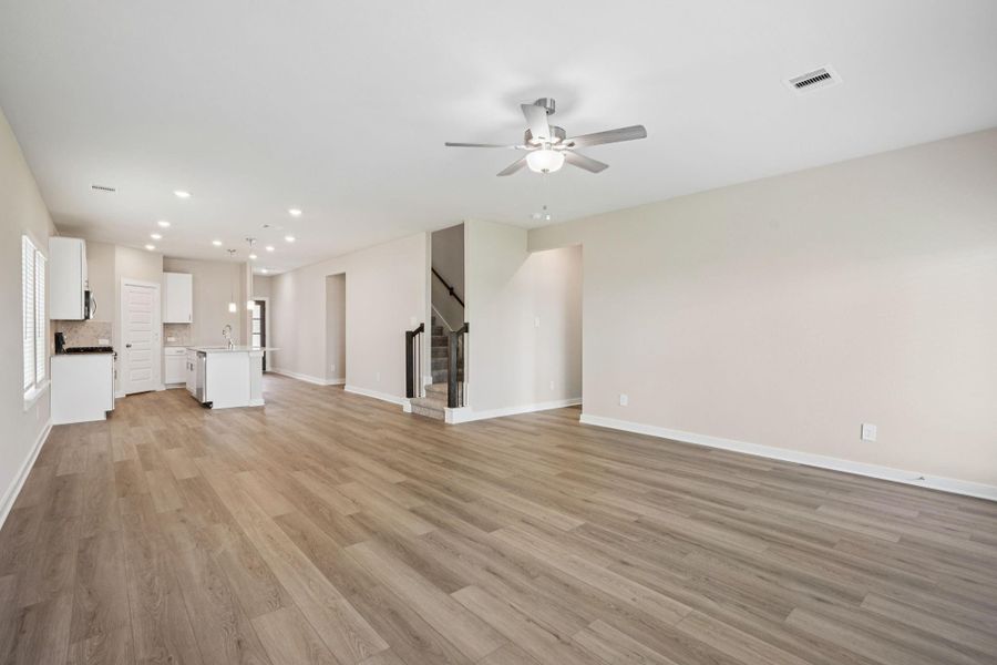 Photo is not of the actual home, but is an inspirational photo of builder’s model home and may depict options, furnishings, and/or decorator features that are not included Photo is not of the actual home, but is an inspirational photo of builder’s model home and may depict options, furnishings, and/or decorator features that are not included