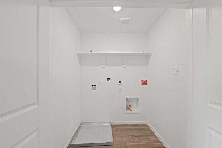 Spacious, unfurnished interior of a new home in Mill Creek, Magnolia (Image 15).