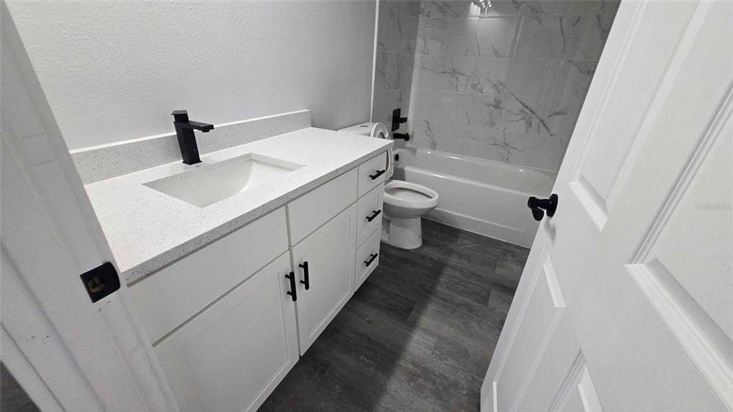 Furnished interior view inside a new home in , Dunnellon (Image 12).