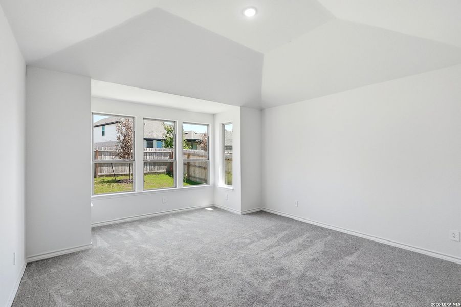 Spacious, unfurnished interior of a new home in Davis Ranch, San Antonio (Image 23).