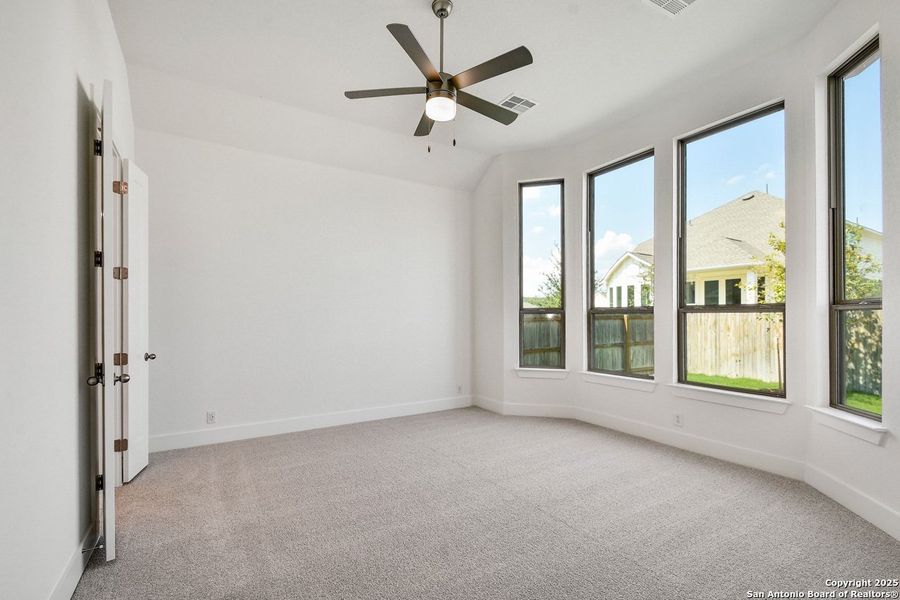 Spacious, unfurnished interior of a new home in Davis Ranch: 50ft. lots, San Antonio (Image 9). Spacious, unfurnished interior of a new home in Davis Ranch: 50ft. lots, San Antonio (Image 9).
