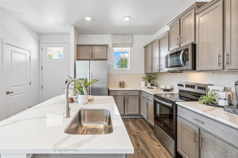 Furnished interior view inside a new home in Arcadia, Denver (Image 6).