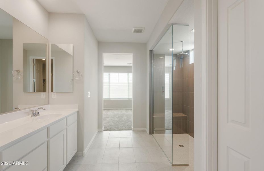 Owner's Bathroom Owner's Bathroom