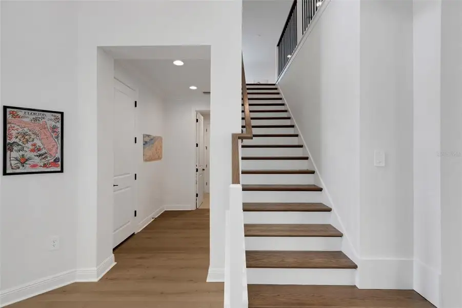 Spacious, unfurnished interior of a new home in Cassata Lakes, Nokomis (Image 58).