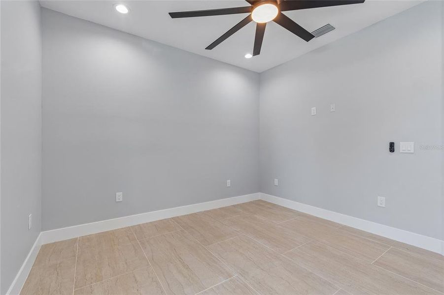 Spacious, unfurnished interior of a new home in , Tampa (Image 57).