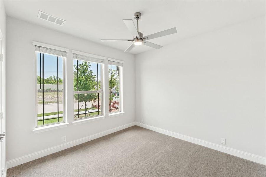 Spacious, unfurnished interior of a new home in Ridge Ranch, Mesquite (Image 32).