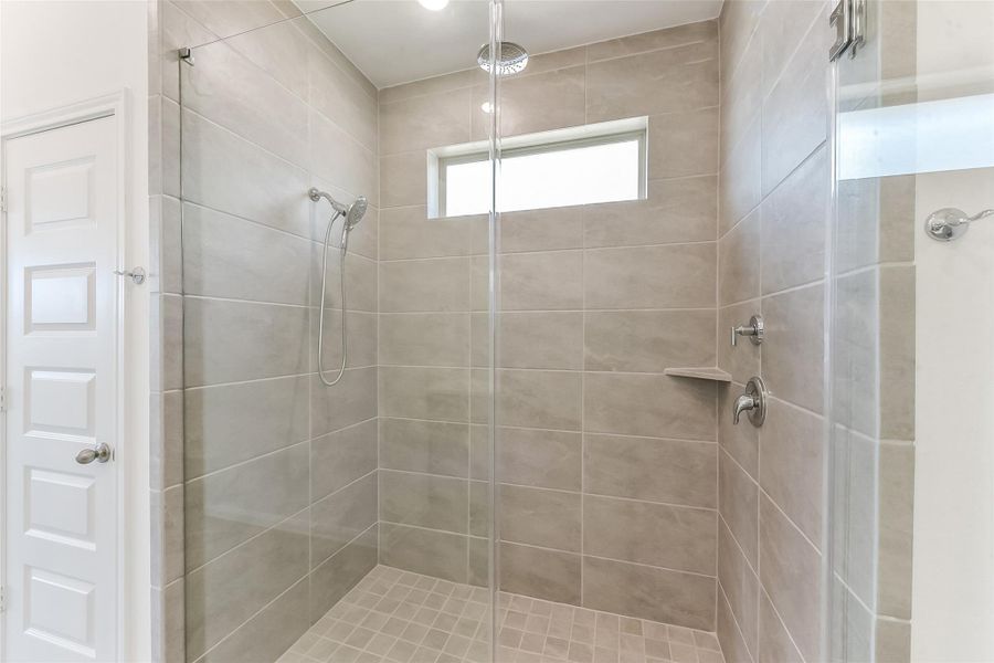 Close-up of interior finishes inside a home in River Ranch Meadows, Dayton (Image 17).
