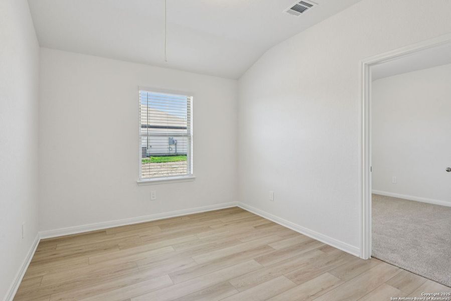 Spacious, unfurnished interior of a new home in Catalina, Converse (Image 37).