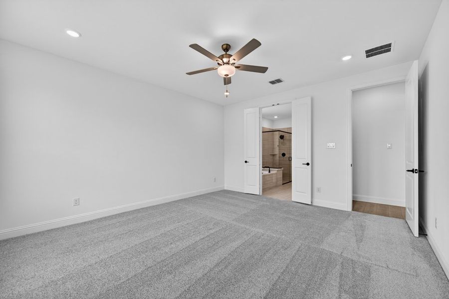 Spacious, unfurnished interior of a new home in South Oak, Lakewood Village (Image 21).
