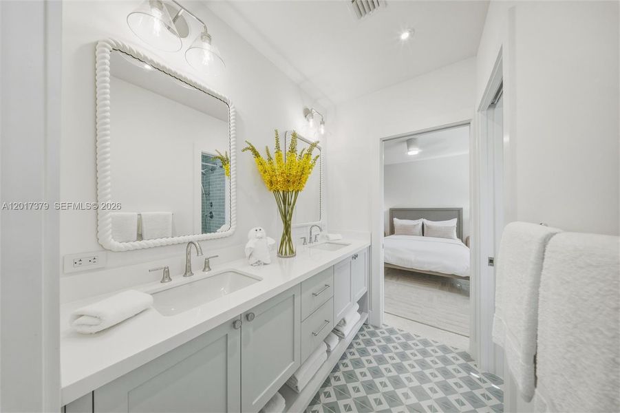 Furnished interior view inside a new home in , Islamorada, Village of Islands (Image 53).