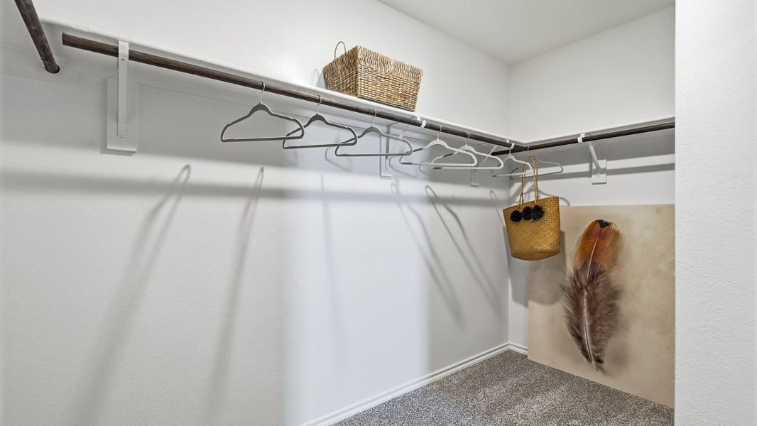 Representative unfurnished interior of a home built from the Plan by D.R. Horton in Bella Vista, Granbury (Image 19).