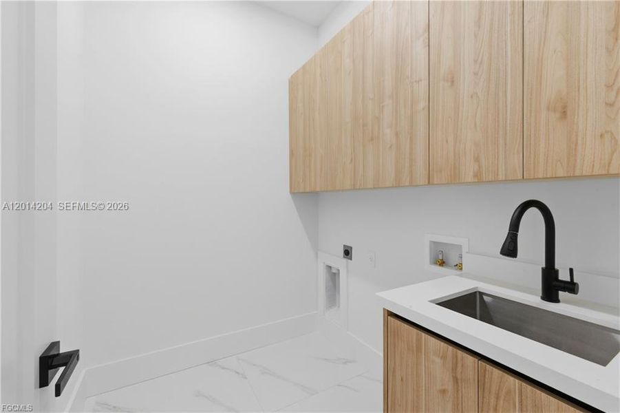 Close-up of interior finishes inside a home in , Cape Coral (Image 19).