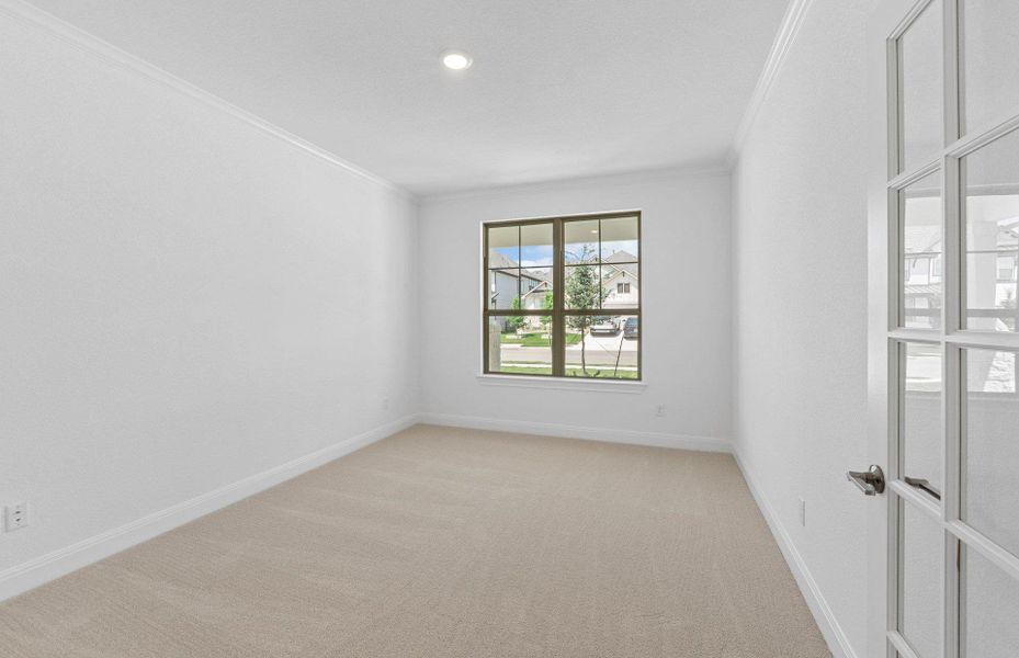 Spacious, unfurnished interior of a new home in Saddleback at Santa Rita Ranch, Liberty Hill (Image 15).