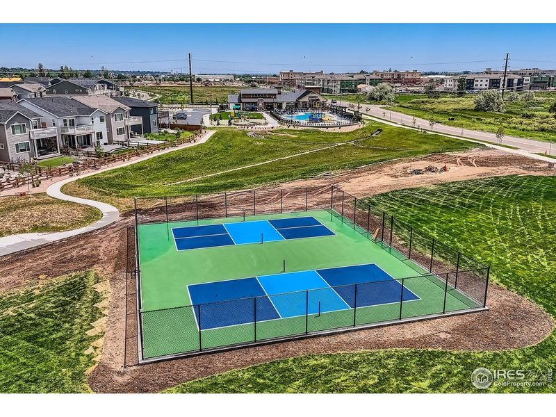 Community amenities in Mountain Brook, Longmont (Image 20).