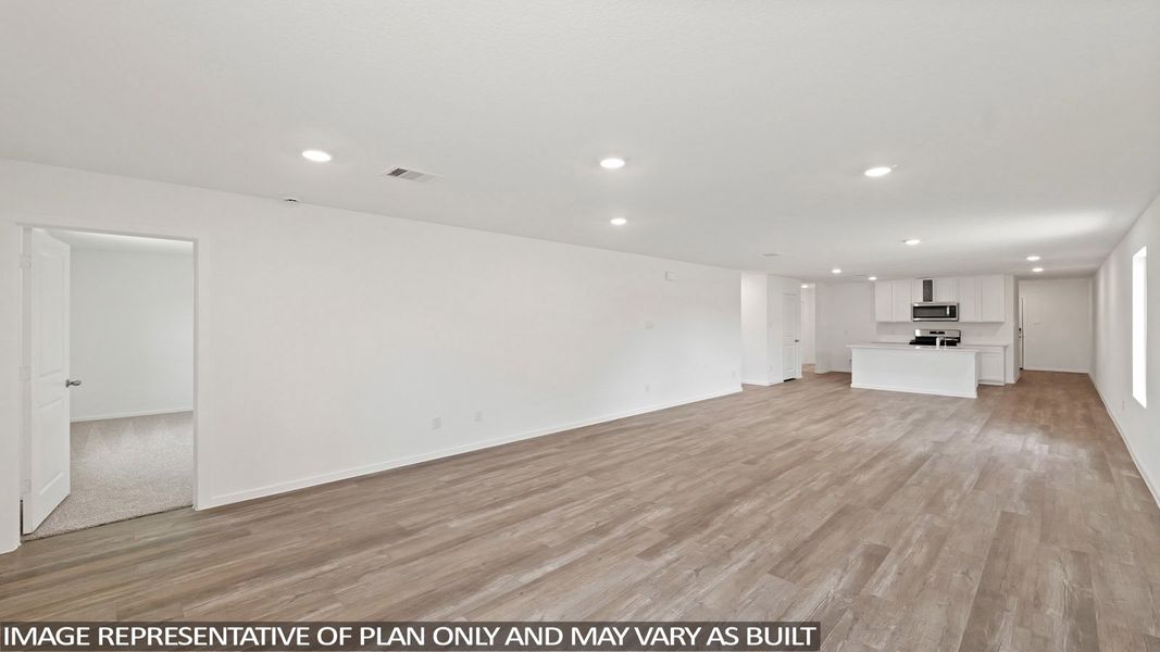 Spacious, unfurnished interior of a new home in Lexington Heights, Willis (Image 11).