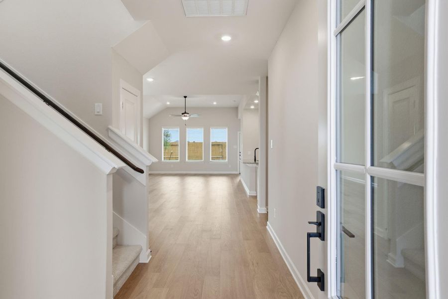 Spacious, unfurnished interior of a new home in Sunterra, Katy (Image 17). Spacious, unfurnished interior of a new home in Sunterra, Katy (Image 17).