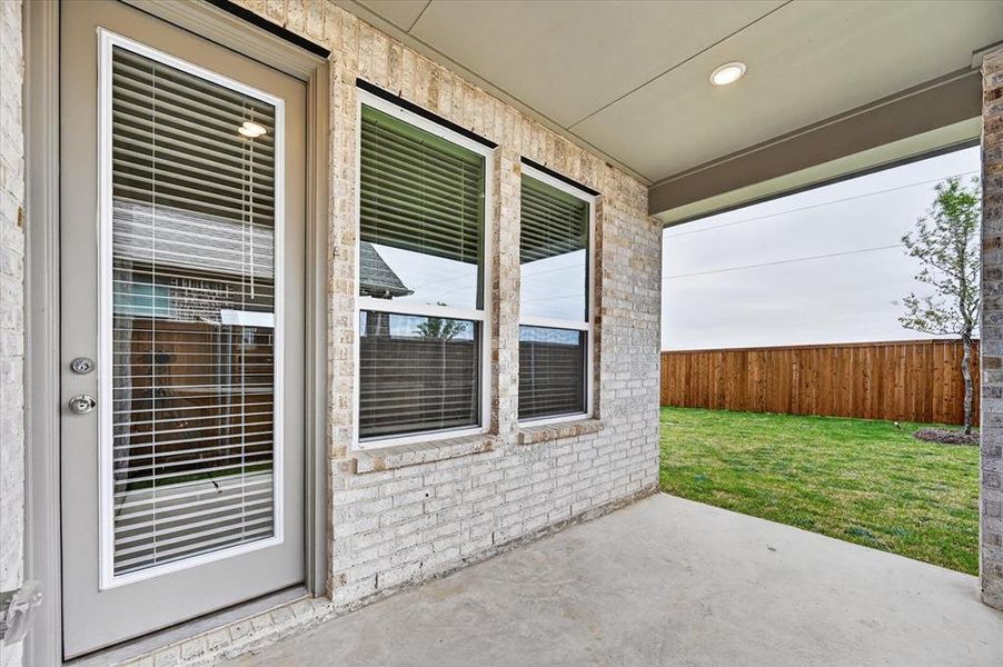 Exterior details and patio area of a home in Heritage Ranch, Sherman (Image 3).