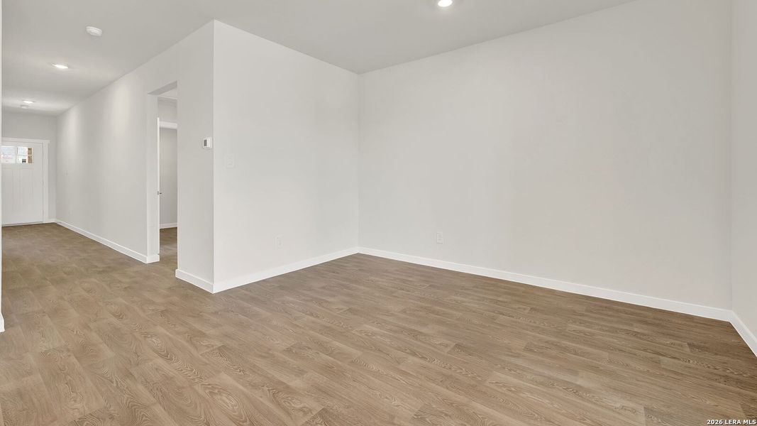 Spacious, unfurnished interior of a new home in Mayfair, New Braunfels (Image 9).