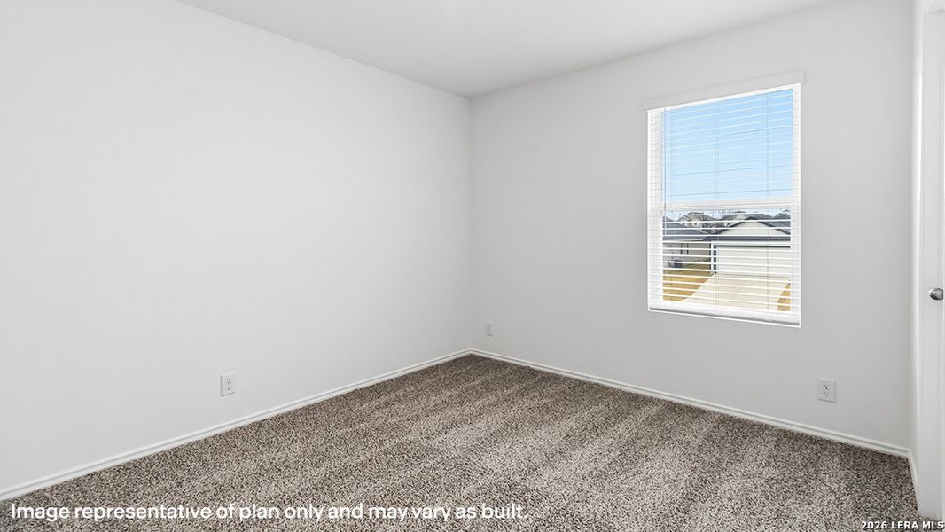 Spacious, unfurnished interior of a new home in Blue Ridge Ranch, San Antonio (Image 25).