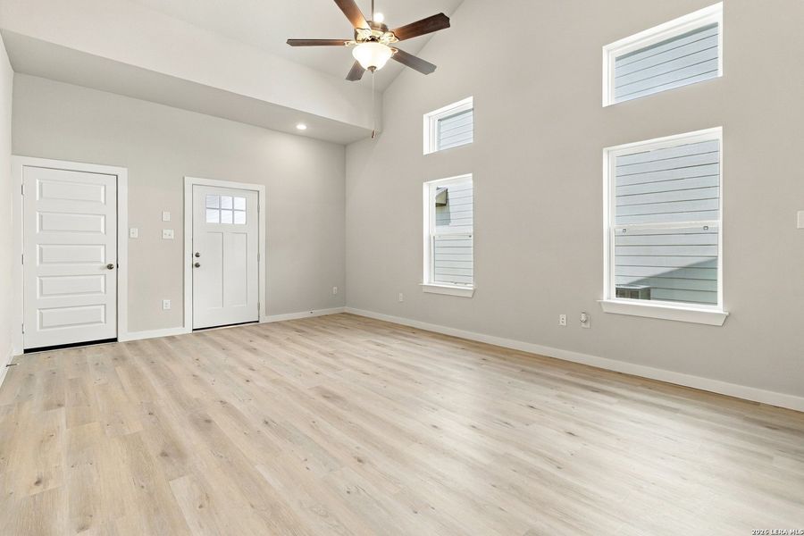 Spacious, unfurnished interior of a new home in Red Hawk Landing, San Antonio (Image 22). Spacious, unfurnished interior of a new home in Red Hawk Landing, San Antonio (Image 22).
