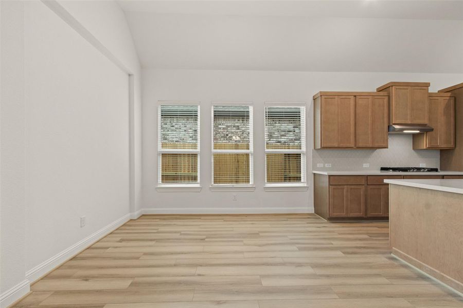 Spacious, unfurnished interior of a new home in Sundance Cove, Crosby (Image 29).