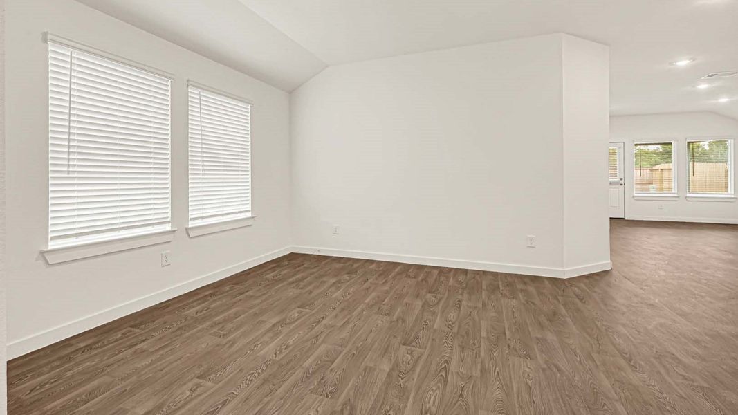 Spacious, unfurnished interior of a new home in Holly Ridge, Rosenberg (Image 12).