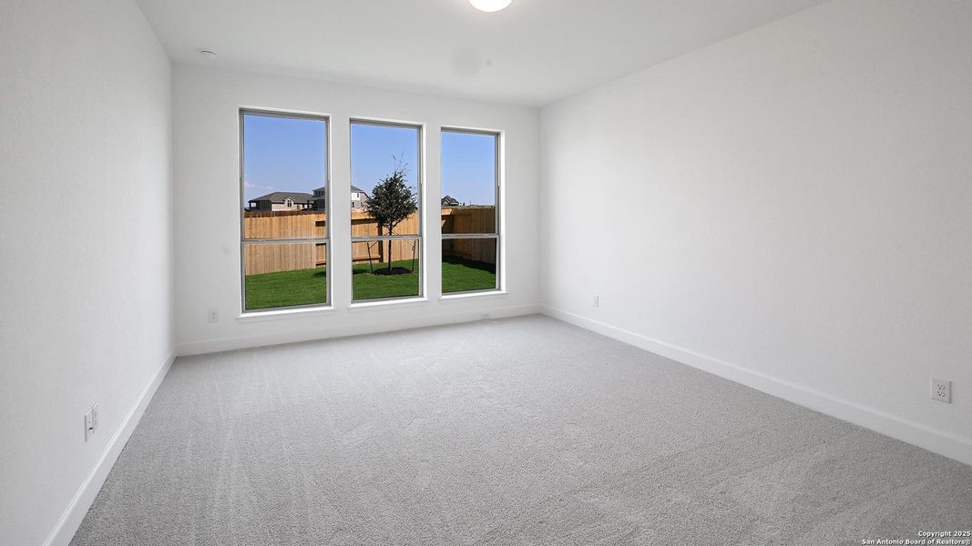 Spacious, unfurnished interior of a new home in Homestead 55', Schertz (Image 22).