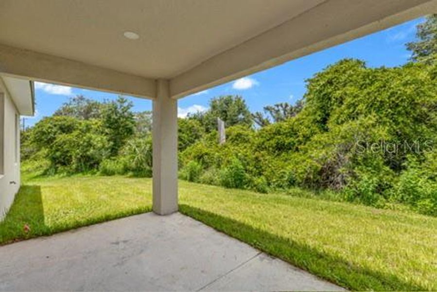 Exterior details and patio area of a home in , Deltona (Image 18).