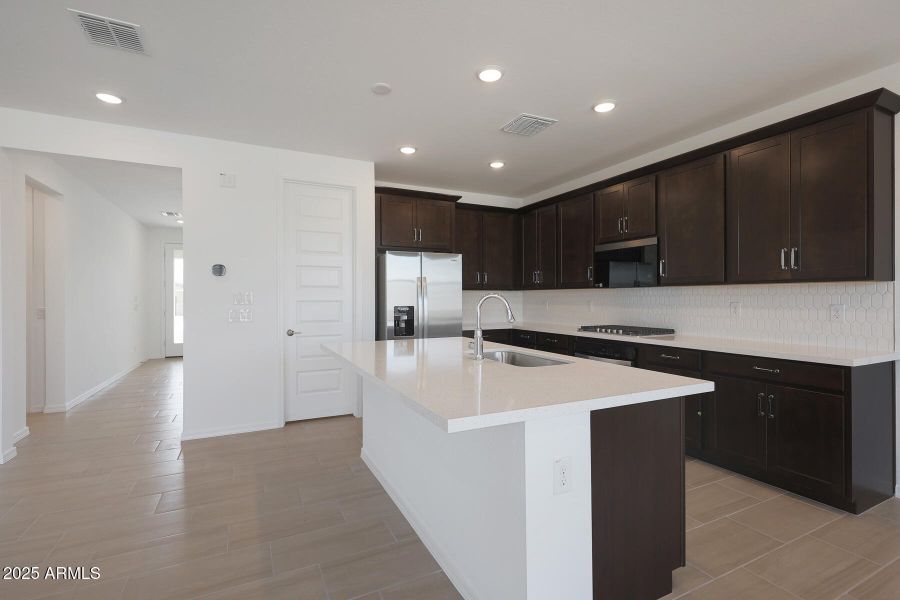 PHX_Lot 2127_Lagoon_4190_Kitchen (4)