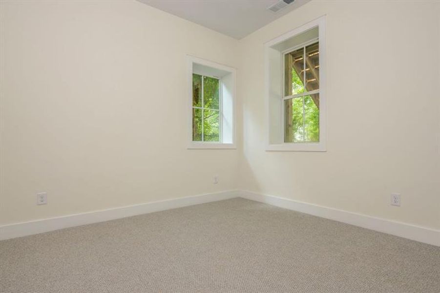 Spacious, unfurnished interior of a new home in , Atlanta (Image 20).