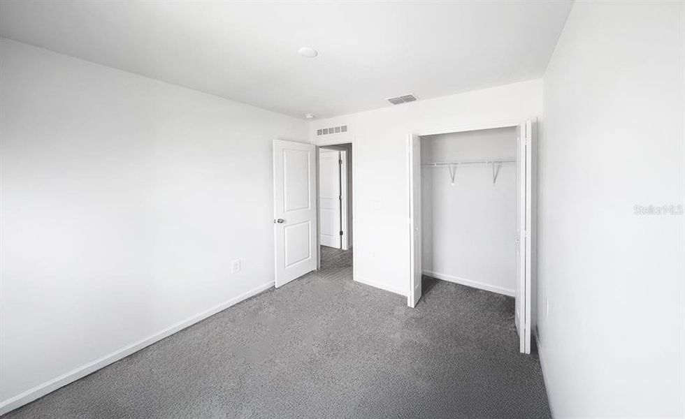 Spacious, unfurnished interior of a new home in , Winter Haven (Image 16).