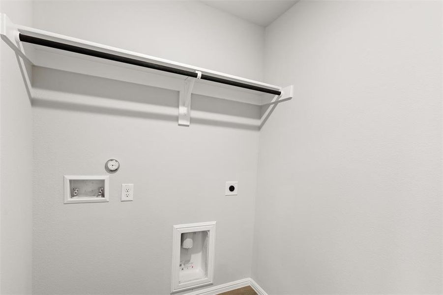 Spacious, unfurnished interior of a new home in Verandah, Royse City (Image 21).